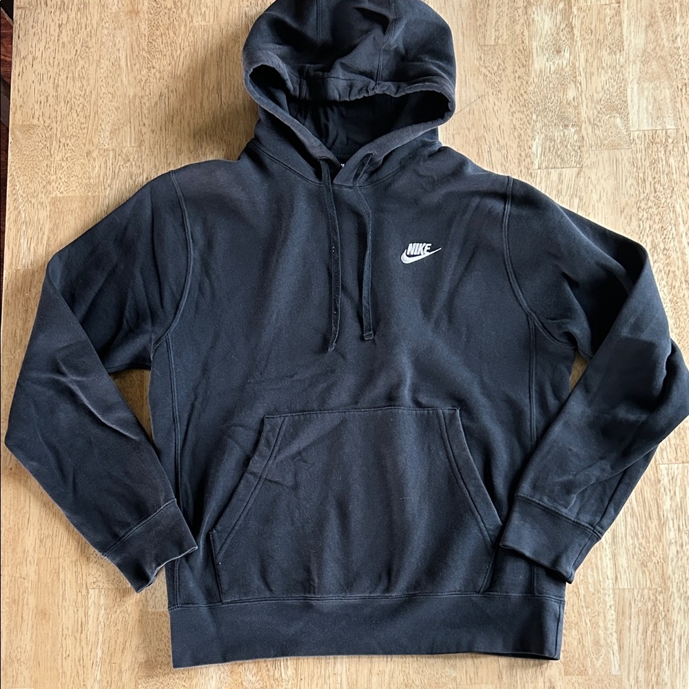 Nike Men's Black Pullover Hoodie